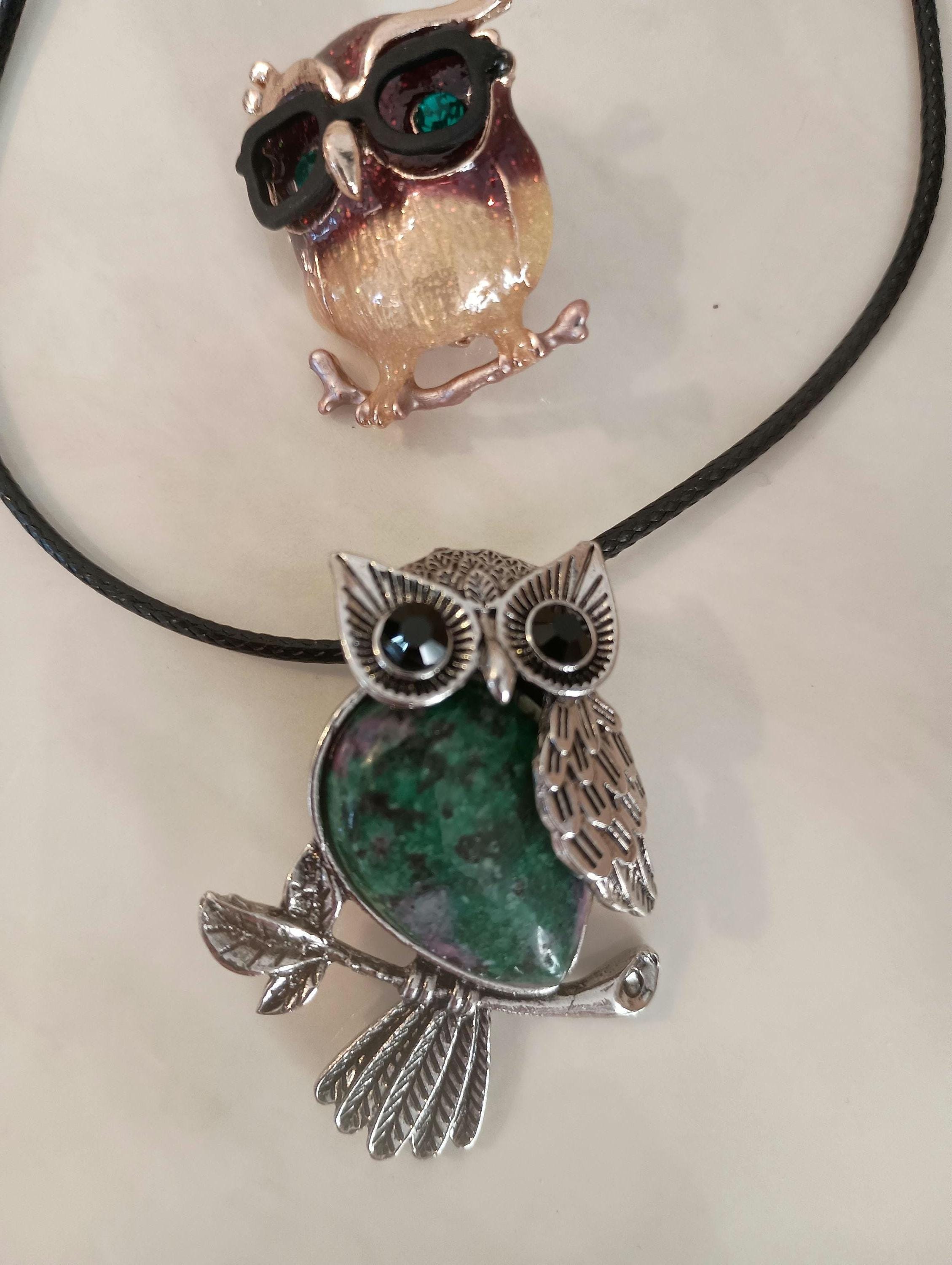Owl lovers set natural stone bloodstone brooch and necklace! Green pink purple gold