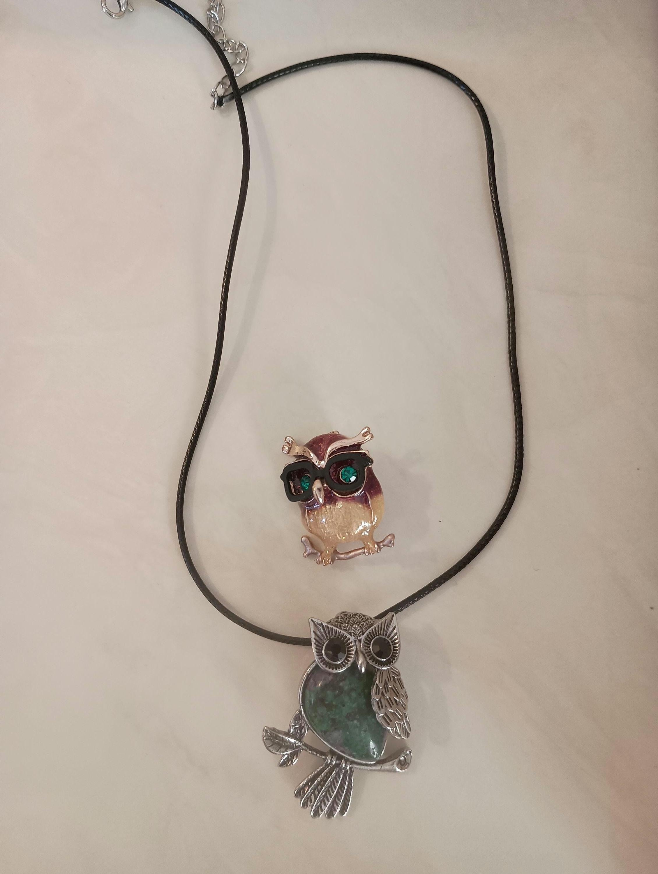 Owl lovers set natural stone bloodstone brooch and necklace! Green pink purple gold